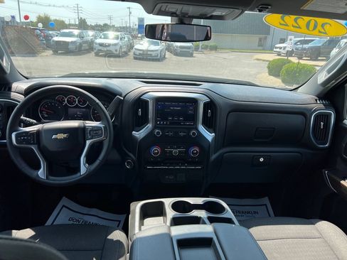 Used 2022 Chevrolet Silverado 1500 LT AWD/4WD image 15