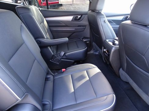 Used 2025 Buick Enclave Preferred image 13