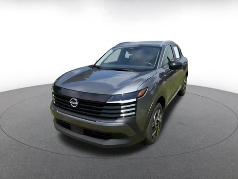 Used 2026 Nissan Kicks SV w/ Cold Weather Package FWD image 6
