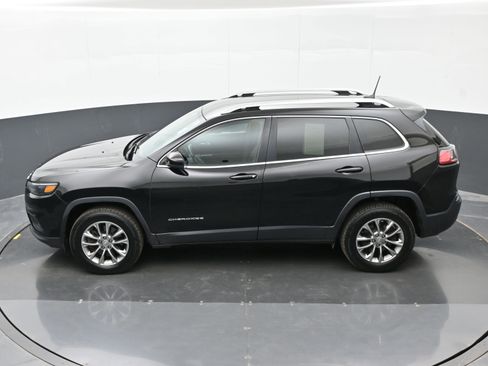 Used 2019 Jeep Cherokee Latitude Plus w/ Cold Weather Group AWD/4WD image 35