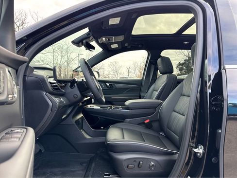 New 2026 Buick Enclave Avenir w/ Super Cruise Package FWD image 9