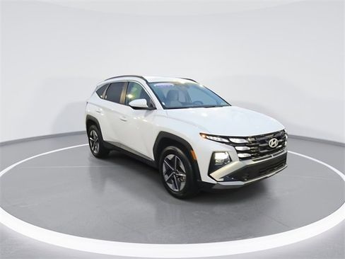 Certified 2025 Hyundai Tucson SEL image 2
