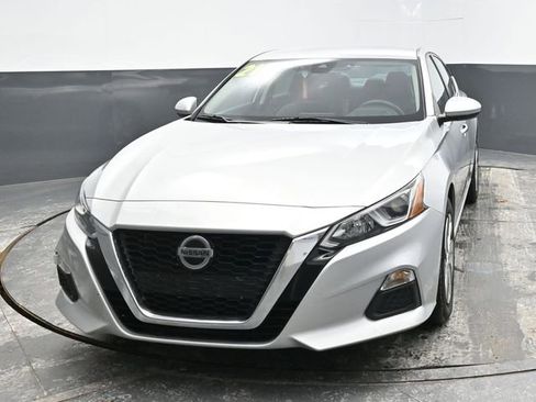 Used 2021 Nissan Altima 2.5 S image 2