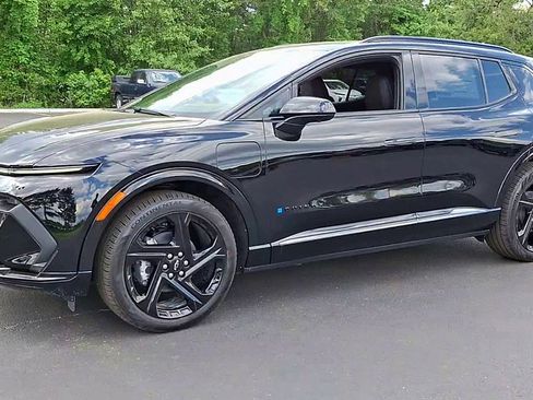 New 2025 Chevrolet Equinox EV RS w/ Convenience Package II image 4