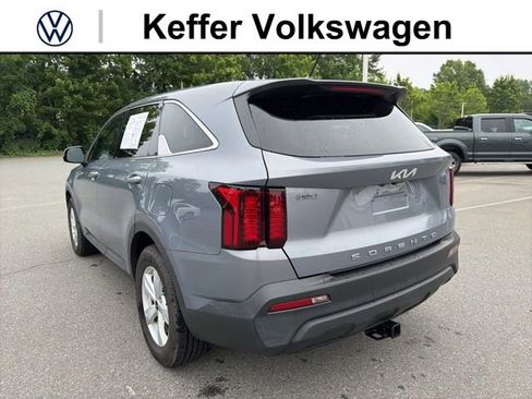 Used 2022 Kia Sorento LX FWD image 3
