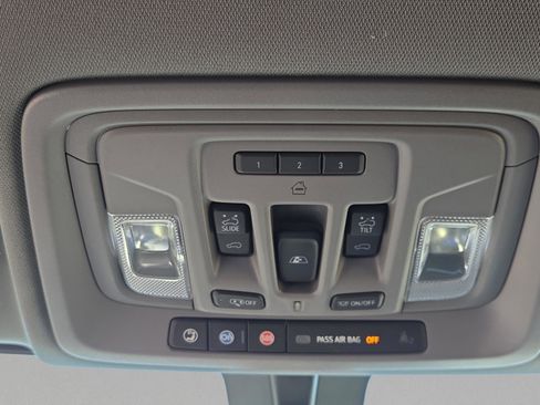 Used 2022 Chevrolet Silverado 2500 LTZ w/ LTZ Plus Package image 22