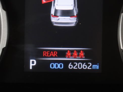 Used 2022 Toyota RAV4 LE image 16