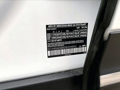 Used 2025 Mercedes-Benz GLB 250 image 38