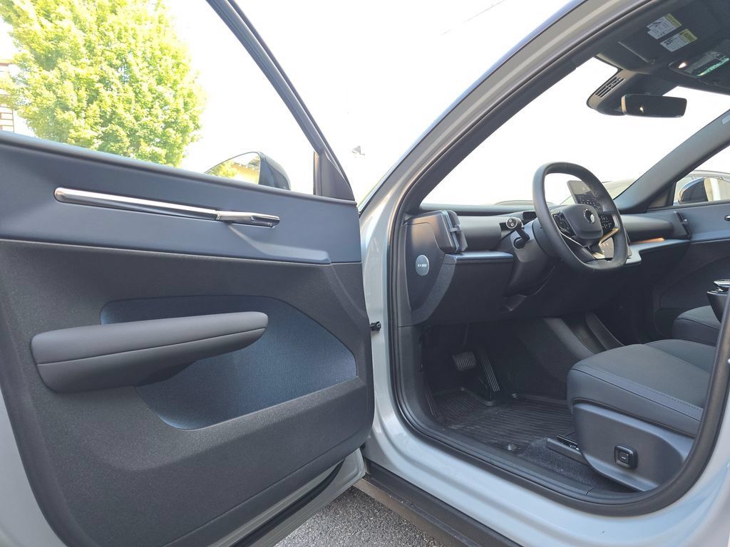Certified 2025 Volvo EX30 Plus w/ Protection Package Premier AWD/4WD image 19