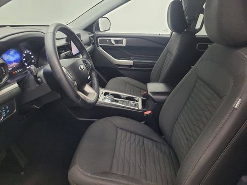 Used 2021 Ford Explorer XLT image 17