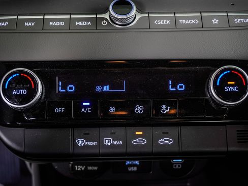 Used 2024 Hyundai Elantra SEL FWD image 23