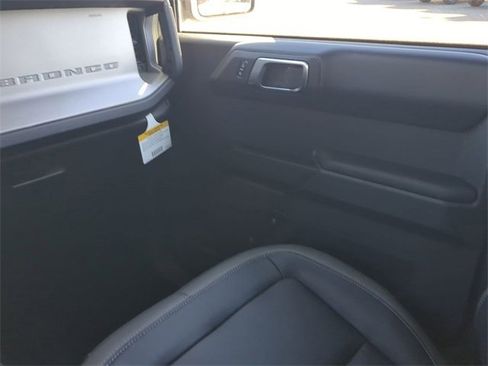 New 2025 Ford Bronco Outer Banks w/ Sasquatch Package image 6