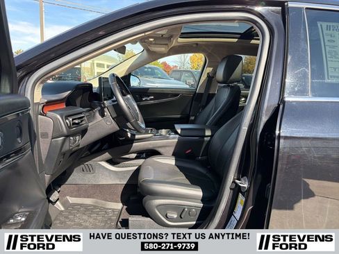 Used 2021 Lincoln Nautilus Reserve w/ Monochromatic Package image 15