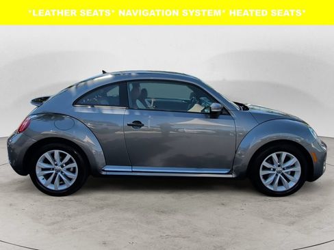 Used 2017 Volkswagen Beetle 1.8T Classic FWD image 6