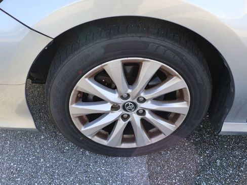 Used 2019 Toyota Camry LE image 4