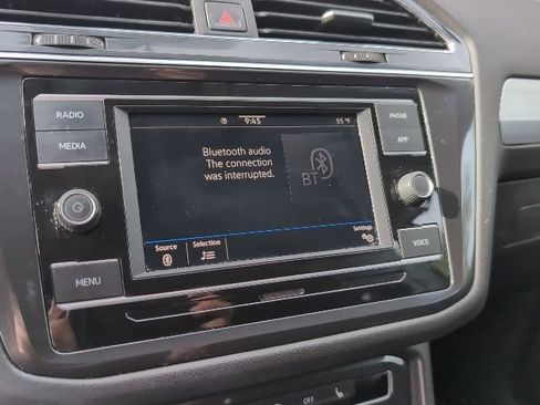 Used 2022 Volkswagen Tiguan S image 16