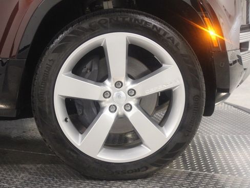 Used 2023 Land Rover Defender 130 SE image 16