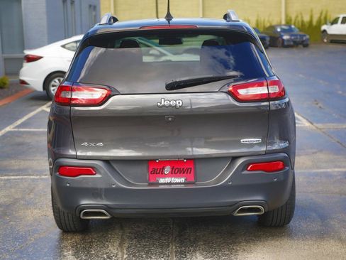 Used 2016 Jeep Cherokee Latitude w/ Safety/Convenience Group AWD/4WD image 14