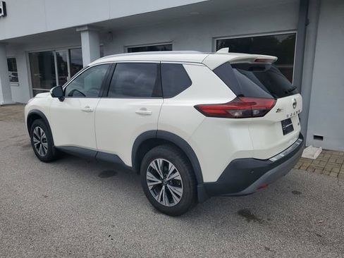 Certified 2021 Nissan Rogue SV w/ Premium Package FWD image 2