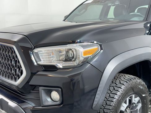 Used 2019 Toyota Tacoma TRD Off-Road image 9