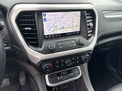 Used 2023 GMC Acadia SLT w/ Preferred Package FWD image 19