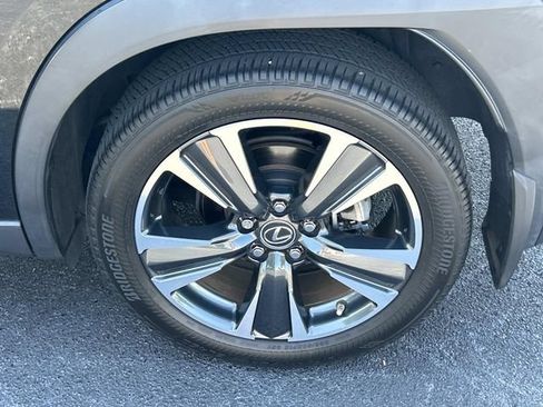 Used 2024 Lexus UX 250h FWD image 13