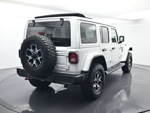 Used 2021 Jeep Wrangler Unlimited Rubicon w/ Cold Weather Group AWD/4WD image 14