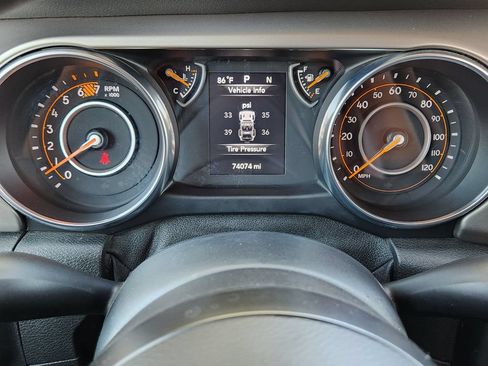 Used 2018 Jeep Wrangler Sport AWD/4WD image 7