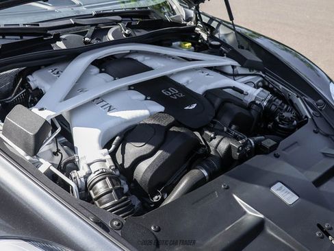 Used 2015 Aston Martin Vanquish Coupe RWD image 13