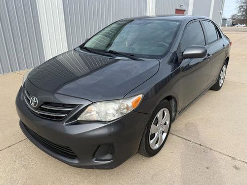Used 2013 Toyota Corolla LE image 3