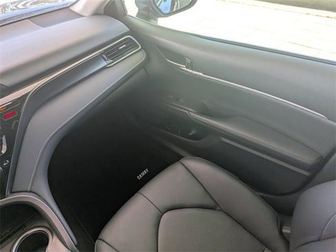 Used 2021 Toyota Camry XSE image 16