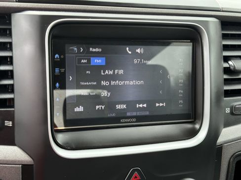 Used 2020 RAM 1500 Express RWD image 3