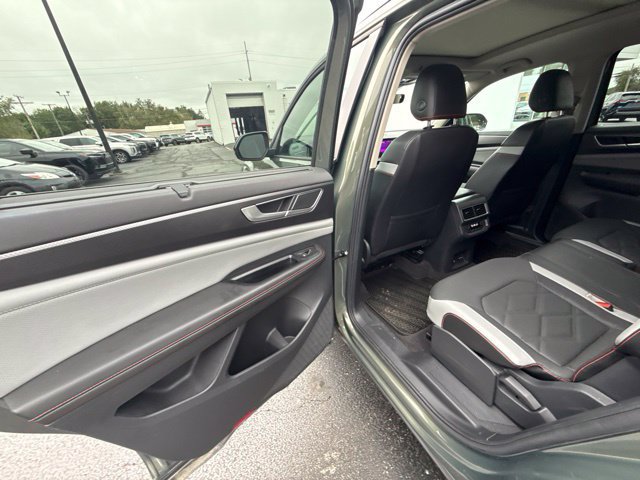 Used 2024 Volkswagen Atlas Peak Edition SEL AWD/4WD image 26