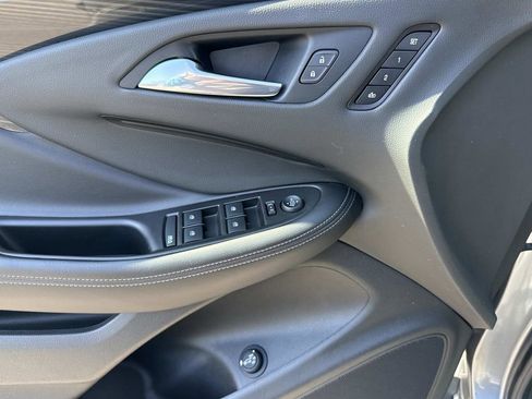 Used 2019 Buick Envision Essence AWD/4WD image 18