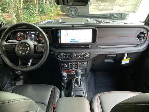 New 2025 Jeep Gladiator Rubicon image 17