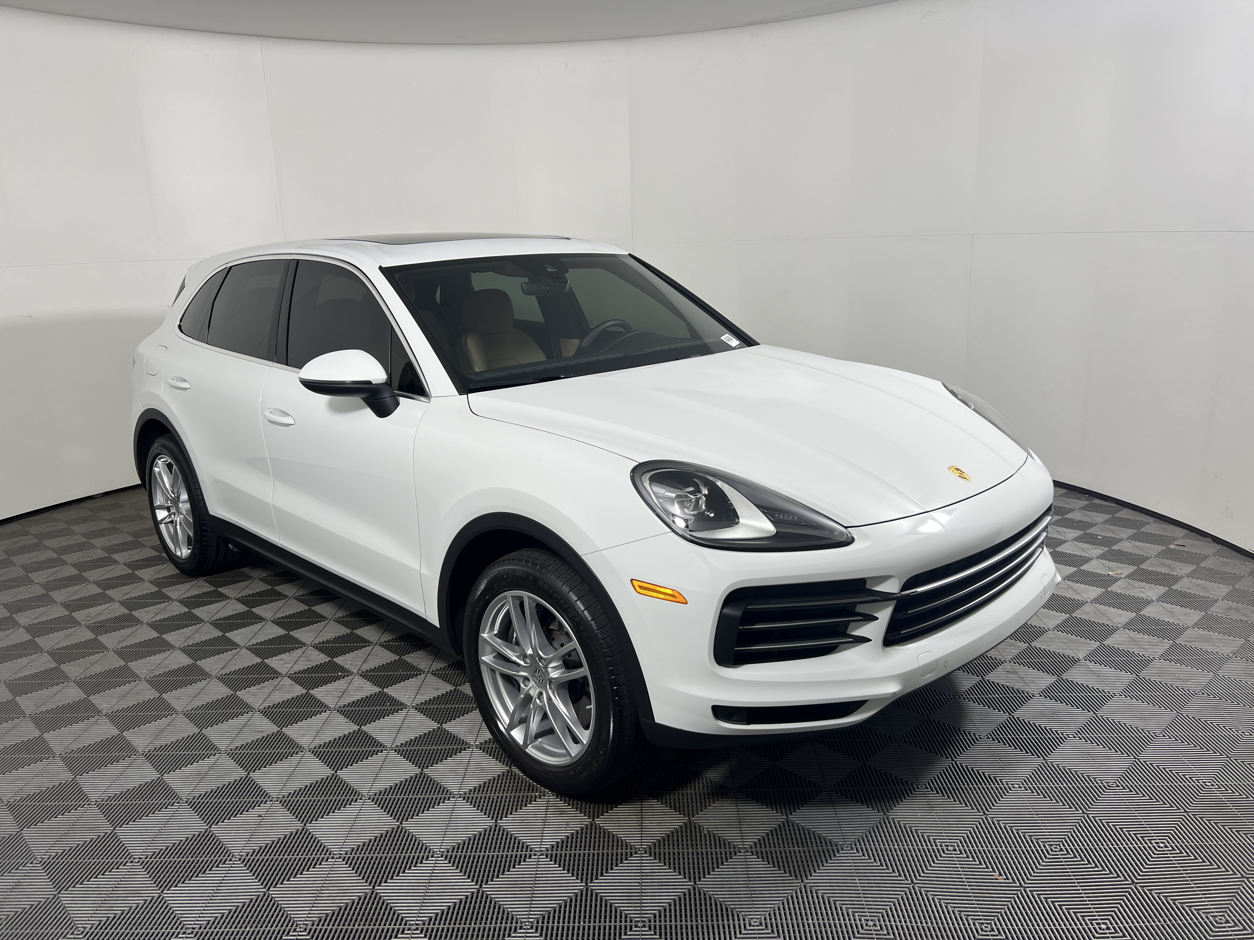 Certified 2023 Porsche Cayenne AWD/4WD image 9
