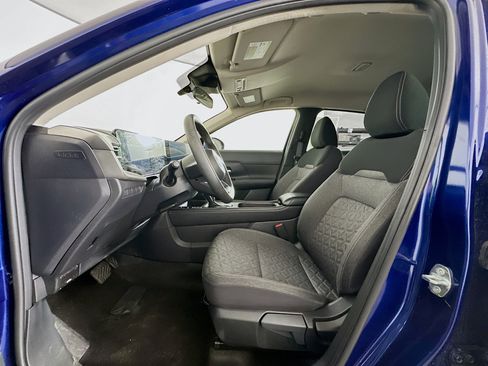 Used 2025 Nissan Kicks SV AWD/4WD image 13