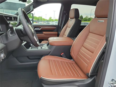 New 2026 GMC Sierra 2500 Denali Ultimate AWD/4WD image 14