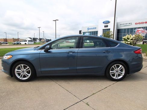 Used 2018 Ford Fusion SE w/ Fusion SE Technology Package FWD image 15