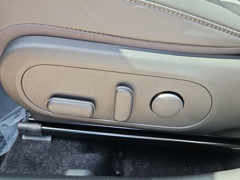 Used 2026 Hyundai Kona SEL Premium image 12