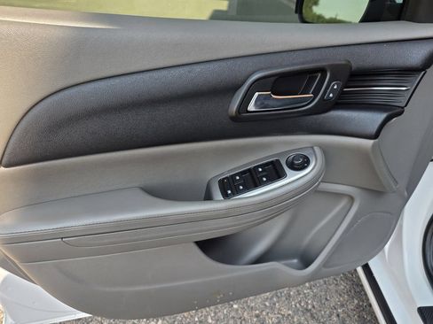 Used 2015 Chevrolet Malibu LS FWD image 14