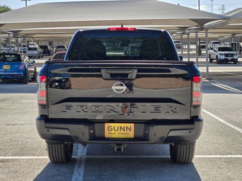 Used 2023 Nissan Frontier S w/ Technology Package RWD image 5