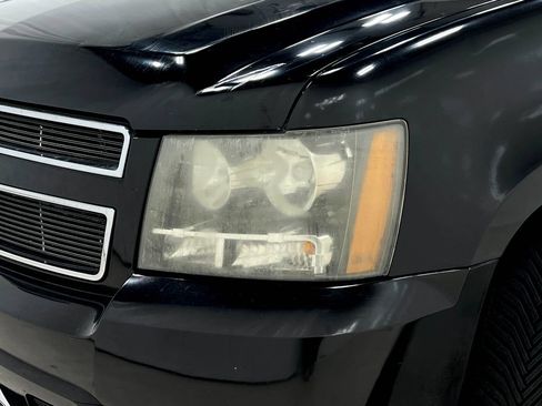 Used 2008 Chevrolet Suburban LTZ w/ LTZ Preferred Equipment Group AWD/4WD image 32