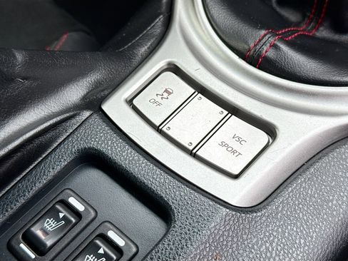 Used 2014 Subaru BRZ Limited image 31