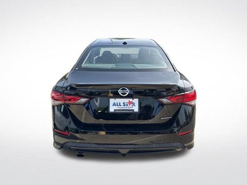 Used 2023 Nissan Sentra SR w/ Midnight Edition Package FWD image 9