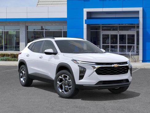 New 2026 Chevrolet Trax LT w/ LT Convenience Package FWD image 7