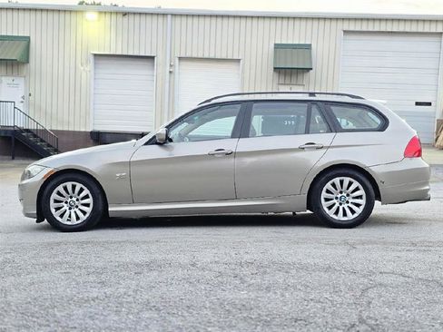 Used 2009 BMW 328i xDrive Wagon image 4