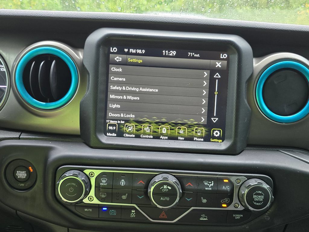Used 2023 Jeep Wrangler Unlimited w/ Sun & Screen Package AWD/4WD image 33