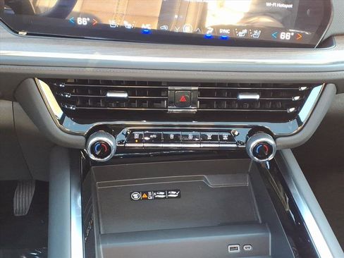 New 2026 Chevrolet Suburban High Country AWD/4WD image 8