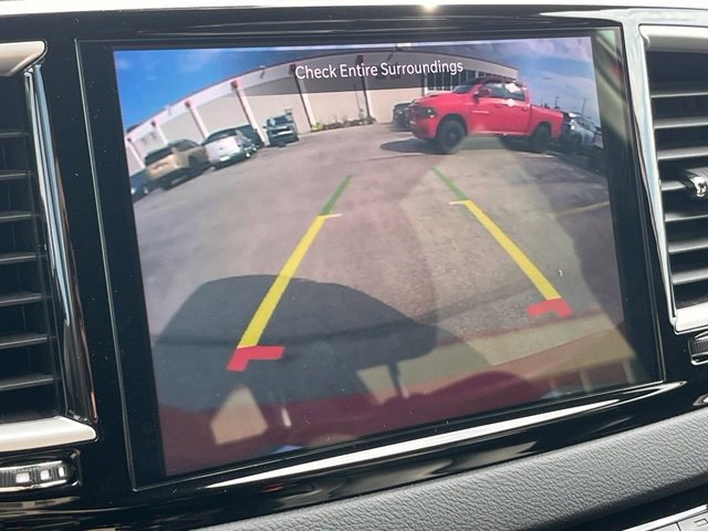 Used 2025 Chrysler Pacifica Select FWD image 23